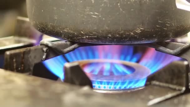 Газовая Плита Ресторане Сжигание Кухонной Газовой Плиты Расходы Завышены — стоковое видео
