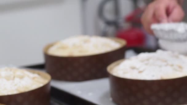 Pečivo Šéfkuchař Topping Paneton Italský Sladký Chléb — Stock video