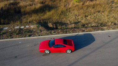 Ferrari 348 GTB 348 TB modifiye edildi, 348 GTB dinamik performans özellikleri ile iki koltuklu berlinetta oldu