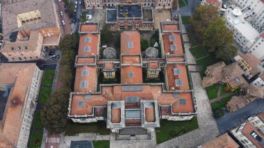 Salsomaggiore kasabası Oanorama insansız hava aracı görüntüsü