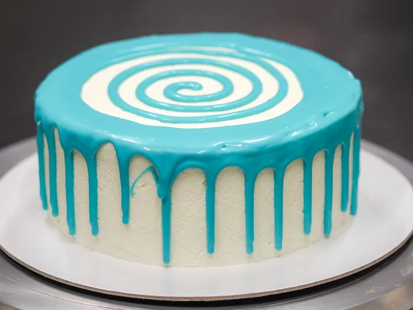 Pasticciere Torta Designer Decorazione Turchese Blu Bianco Glassato Cheesecake Cucina — Foto Stock