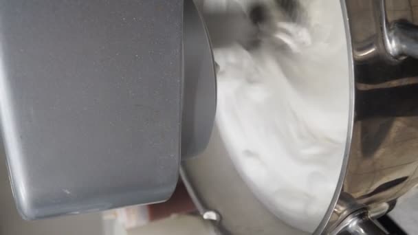 Electric Whips Mounting Fresh Eggs Coming Soft Cream — Stock Video