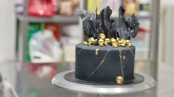 Pastry Chef Finishing Horror Black Muertos Birthday Cake Decorating Golden — Stock Video