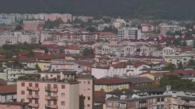Brescia, İtalya - Kasım 2022 Castle Hill 'den panoramik manzara