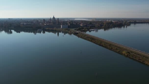 Vista Aérea Panorâmica Cidade Mantova Mântua Com Lago Lago Mezzo — Vídeo de Stock
