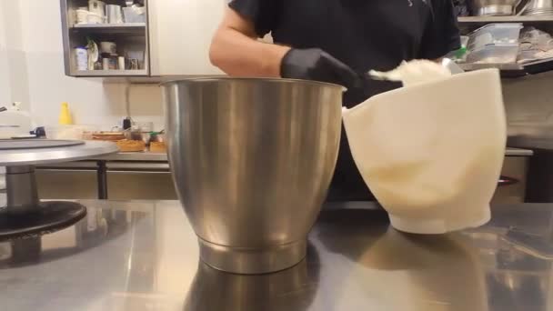 Pasta Tatlı Için Çırpılmış Krema — Stok video