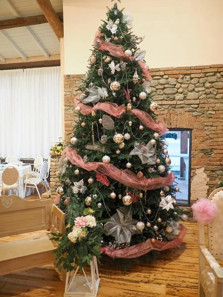shabby chic rustic locatin venue for a christmas party with tree in Piacenza Italy