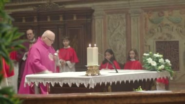 Cremona, Lombardy - Decembre 2022 Advent mass celebration in San Pietro Parrish