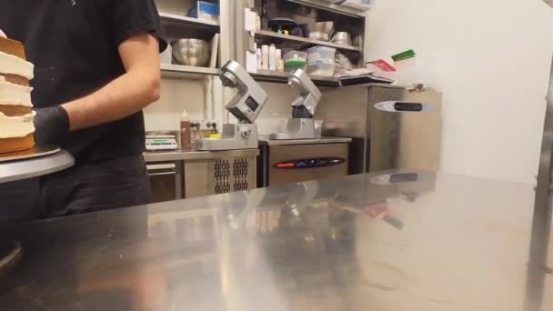 Chef Work Preparing Drip Cake — Stock Video