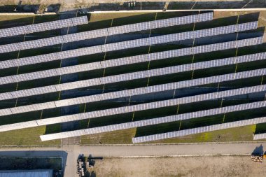 Sanayi bölgesinde güneş fotovoltaik enerji santrali