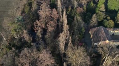 Busseto, İtalya - Ocak 2022 Busseto Parma İtalya 'da İtalyan besteci Giuseppe Verdi' nin evindeki Sant 'Agata insansız hava aracı görüntüsü