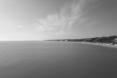 Le Marche bölgesindeki Adriyatik Denizi sahili, Conero Mount, İtalya ve Europa 'nın insansız hava aracı görüntüsü