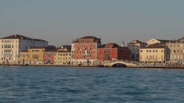 Veneza Itália Fevereiro 2023 Viajando Por Bot Lagoa Volta Estacionamento — Vídeo de Stock