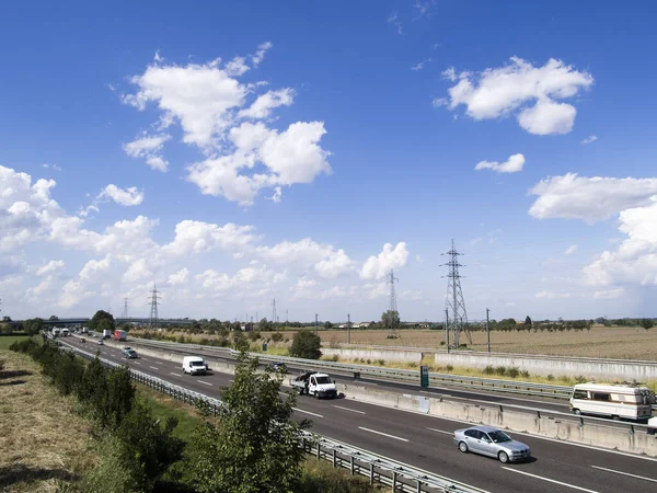 Piacenza Italia Mobil Dan Truk Jalan Tol Autostrada Del Sole — Stok Foto