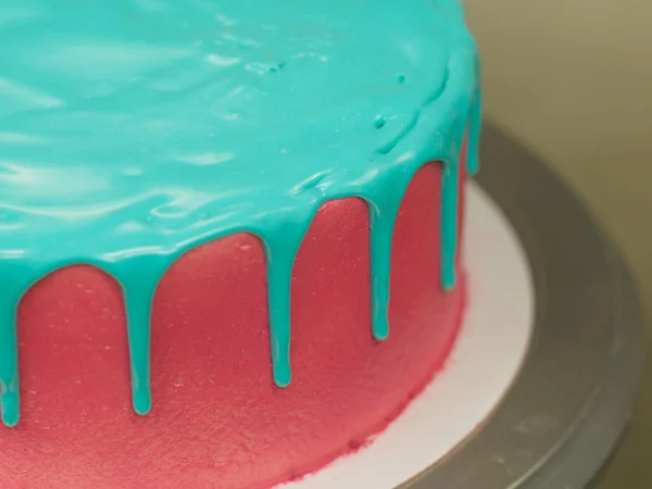 Chef Kok Bereidt Frosted Pink Blue Cup Cake Met Meringue — Stockfoto