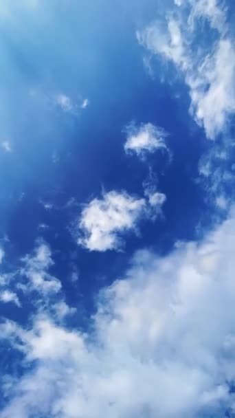 在天空视频模式中移动云彩的时差镜头 — 图库视频影像