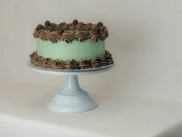 アイシング エレガントなケーキに面白いレタリングをトッピング 母の日お祝いカップケーキ フードコンセプトのユーモア 家族愛 — ストック写真