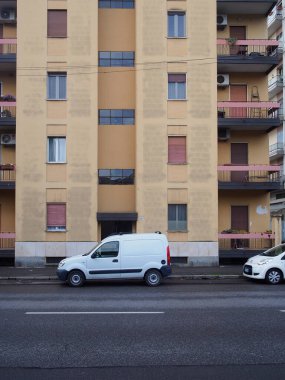 Cremona, İtalya - Mayıs 2023 Eski 90 'ların Renault Kangoo' su.