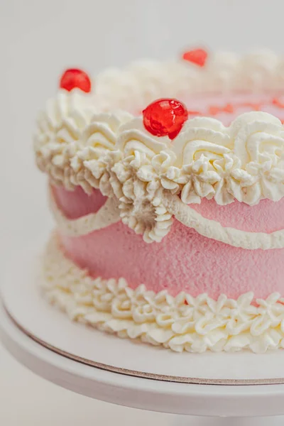 Rosa Roter Cupcake Zur Geburtstagsfeier Isoliert Auf Weißem Glättenden Topper — Stockfoto