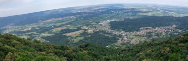 Val di Chy ya da Valchiusella 'dan hava manzarası, Morainic Amfitiyatrosunun jeolojik oluşumu yüksek çözünürlüklü manzarası