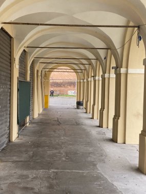 Roccabianca, Parma, İtalya - 31 Aralık 2023 Şehir merkezinde ve şatoda köy detaylarını görmek