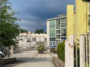 Ivrea, İtalya - 20 Ağustos 2023, New Ico IV ofisleri ve Unesco 'daki araştırma merkezleri Olivetti Endüstriyel Şehri' ni korudu