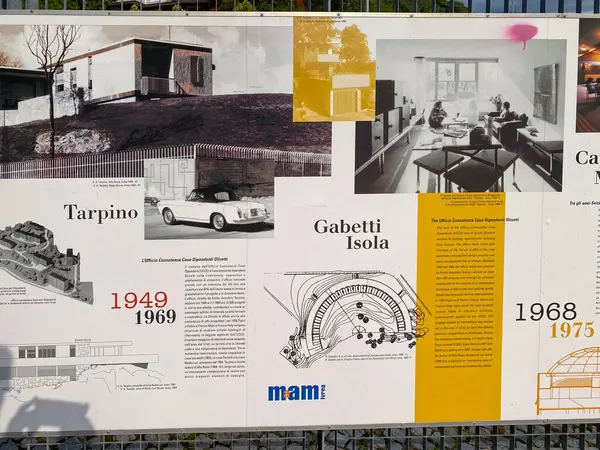 Ivrea, İtalya - 20 Ağustos 2023, Unesco 'daki bilgi ve tabelalar Olivetti Sanayi Şehri' ni korudu