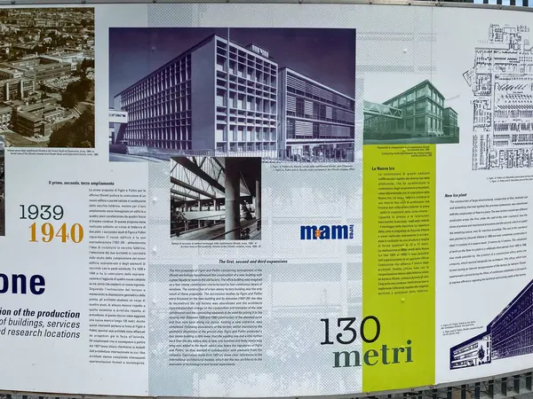 Ivrea, İtalya - 20 Ağustos 2023, Unesco 'daki bilgi ve tabelalar Olivetti Sanayi Şehri' ni korudu