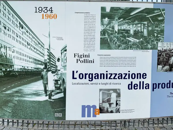 Ivrea, İtalya - 20 Ağustos 2023, Unesco 'daki bilgi ve tabelalar Olivetti Sanayi Şehri' ni korudu
