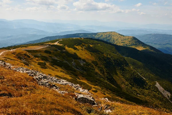 Horská Krajina Scénický Pohled Vrcholky Hor Svahy Kopce Údolí Pokryté — Stock fotografie
