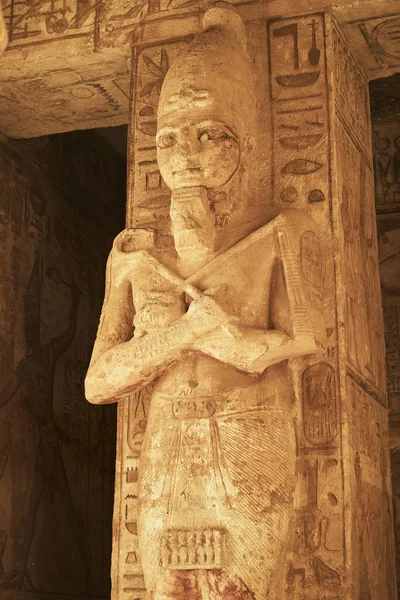 Скульптура Великого Храму Рамсеса Абу Сімбел Осіріс Стовп Популярні Єгипетські Стокове Зображення