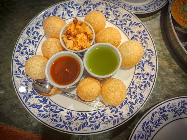 Пені Пурі Голгаппе Індійські Закуски Тарілки Індійська Вечірня Вулична Їжа — стокове фото