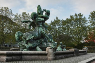 Hamburg Bölgesi Altona 'daki Stuhlmann çeşmesi. Çeşme Altona 'nın ünlü bir simgesidir..