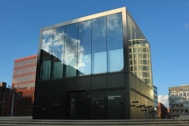 Elbphilharmonie Pavyonu. Bilgi Merkezi 'nin pavyonu Elbe' de filarmoni orkestrası inşa ediliyor. Hafencity, Hamburg.