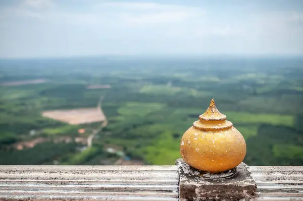 Golden Big Buddha Pattaya Thailand Sommerdag Bilde Høy Kvalitet stockbilde