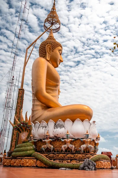 Złoty Wielki Budda Pattaya Tajlandia Letni Dzień Wysokiej Jakości Zdjęcie Obraz Stockowy