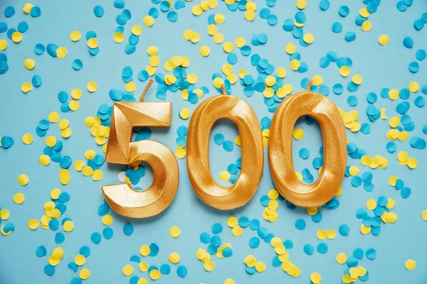 500 추종자 네트워크 블로그를 템플릿입니다 노란색 파란색의 미디어 플래카드 500 — 스톡 사진