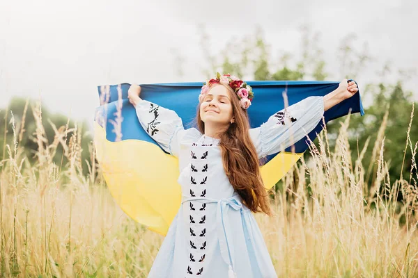Día Bandera Independencia Ucrania Día Constitución Niña Ucraniana Camisa Bordada — Foto de Stock
