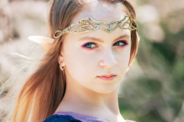 Fată Basm Portretul Elfului Mistic Caracterul Cosplay Portretul Elfului Într Fotografie de stoc