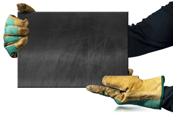 Handarbeider Met Beschermende Werkhandschoenen Met Een Blanco Schoolbord Met Kopieerruimte — Stockfoto
