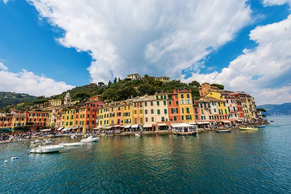 意大利利古里亚热那亚省豪华旅游胜地Portofino的著名村庄 地中海港口和五彩斑斓的房屋 利古里亚海 — 图库照片