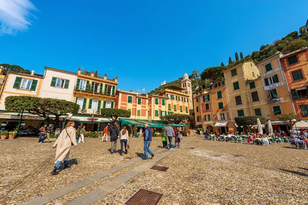 Portofino Italië Apr 2023 Groep Toeristen Het Beroemde Dorp Portofino — Stockfoto