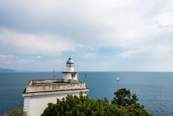 Seelandschaft Und Alter Weißer Leuchtturm Hafen Von Portofino Dorf Provinz — Stockfoto