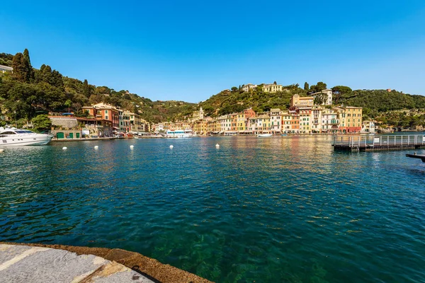ジェノヴァ県 リグーリア州 イタリア ヨーロッパの高級観光地 ポルトフィーノの有名な村のポート 地中海 リグーリア海 — ストック写真