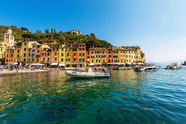 ジェノヴァ県 リグーリア州 イタリア ヨーロッパの高級観光地 ポルトフィーノの有名な村のポート カラフルな家 地中海 リグーリア海 — ストック写真