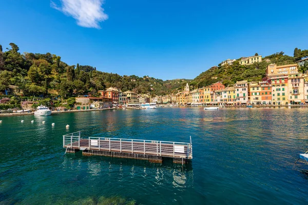 位于意大利利古里亚热那亚省的豪华旅游胜地Portofino的港口和城市景观 地中海 利古里亚海 多彩的房子 — 图库照片