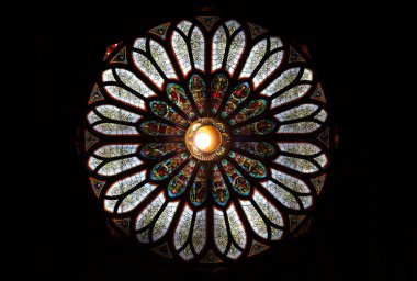 Montreal Notre Dame Bazilikası, Katolik kilisesinin içinde - antik dekorasyon, gotik stil, vitray pencereler.