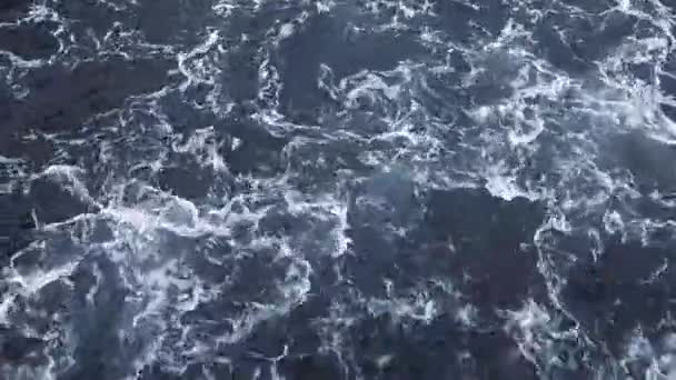 Ισχυρή Ροή Του Νερού Φυσητό Νερό Υδρομασάζ Κύματα Και Αφρόςφυσικό — Αρχείο Βίντεο