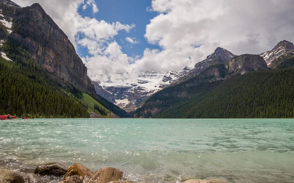 Гірське Озеро Хвойними Лісами Чистою Водою Концепція Активного Фототуризму Banff — стокове фото