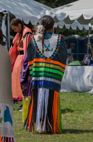 Традиционный Танцевальный Фестиваль Pow Wow Открытое Мероприятие Свободным Танцам Дружине — стоковое фото
